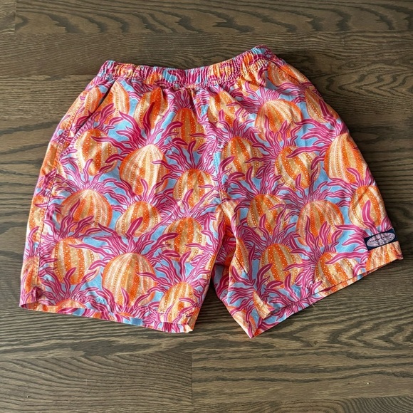 Vineyard Vines Men’s Medium Bathing Suit Sea Urchin Chappy Trunks - Picture 2 of 7